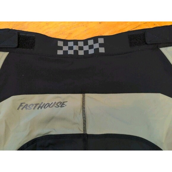 Brand New Fasthouse Men's Crossline 2 Mountain Bike Shorts Green/Black Sz 30 NWT - Picture 13 of 14